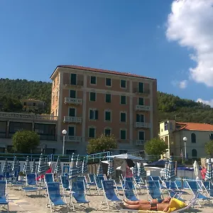 Hotel Monique, Noli